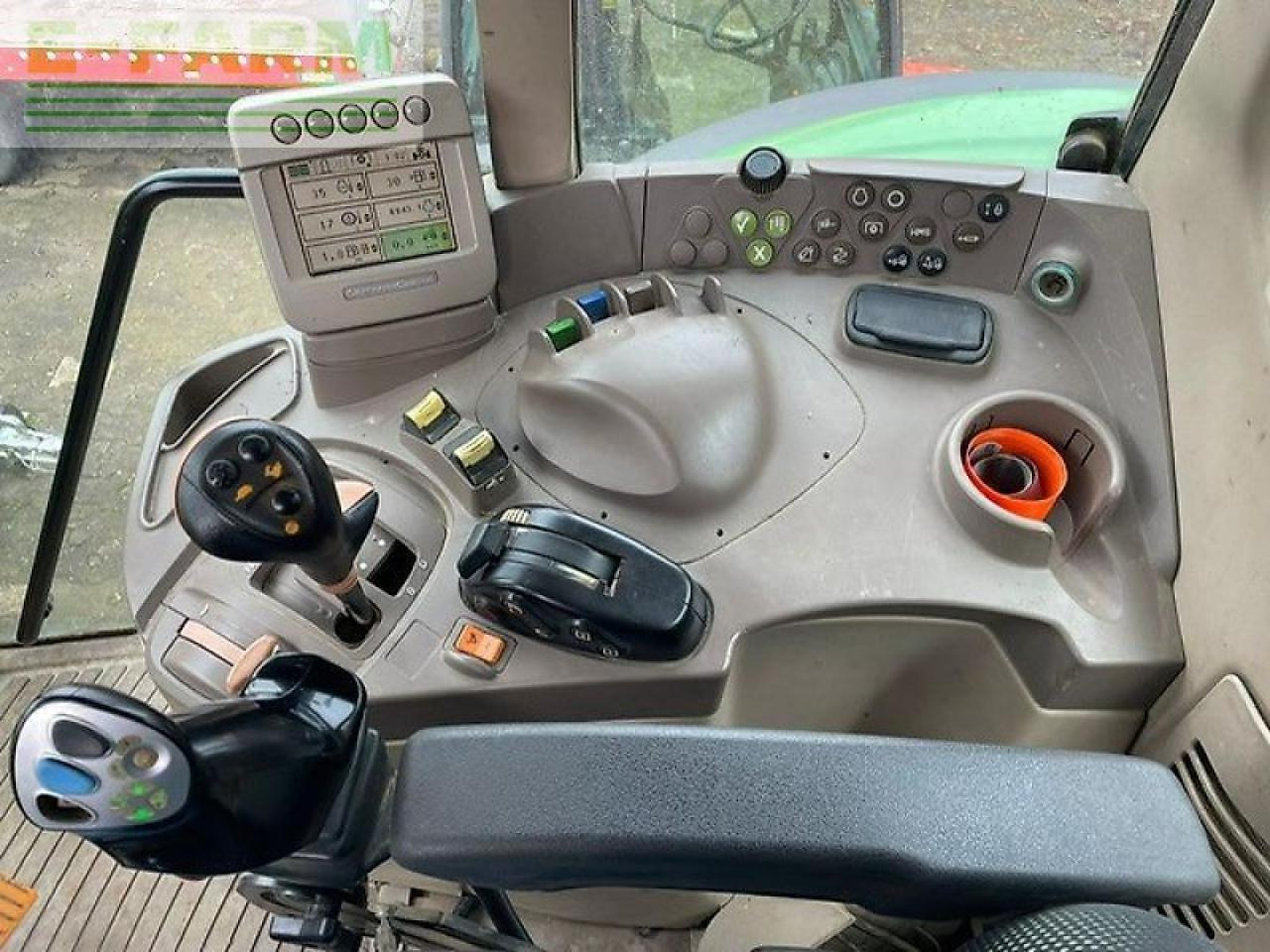 John Deere 6830 premium - Farm tractor: picture 3 John Deere 6830 premium - Farm tractor: picture 3