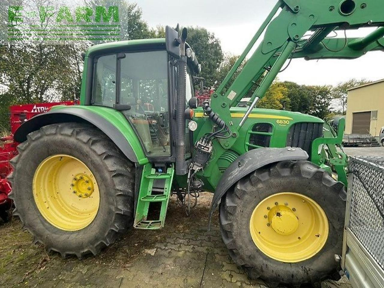 John Deere 6830 premium - Farm tractor: picture 2 John Deere 6830 premium - Farm tractor: picture 2