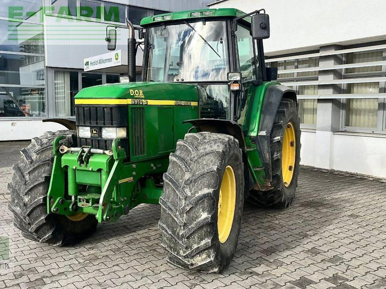 John Deere 6910s - Farm tractor: picture 1 John Deere 6910s - Farm tractor: picture 1