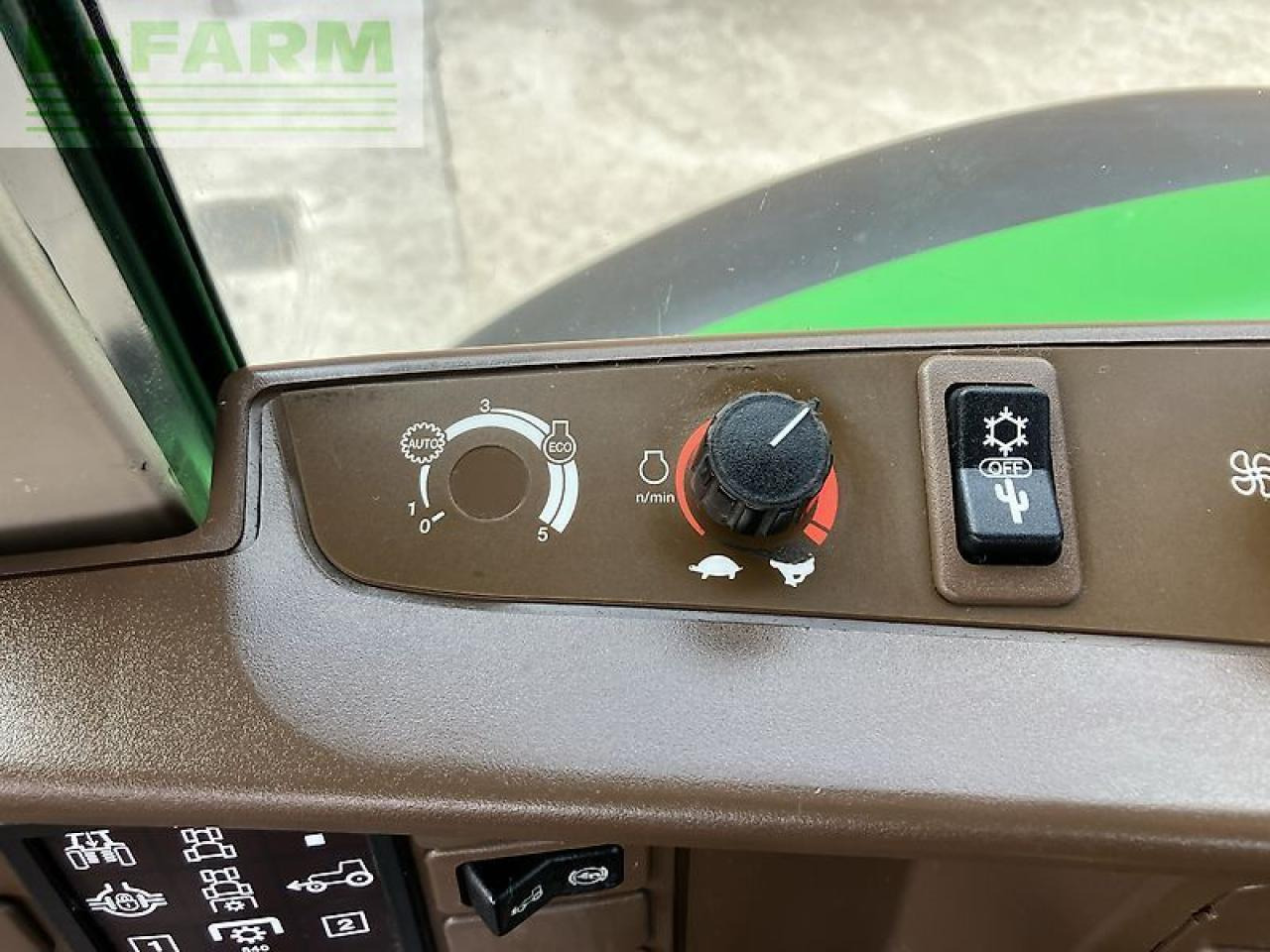 Farm tractor John Deere 6920 s *auto quad*: picture 28