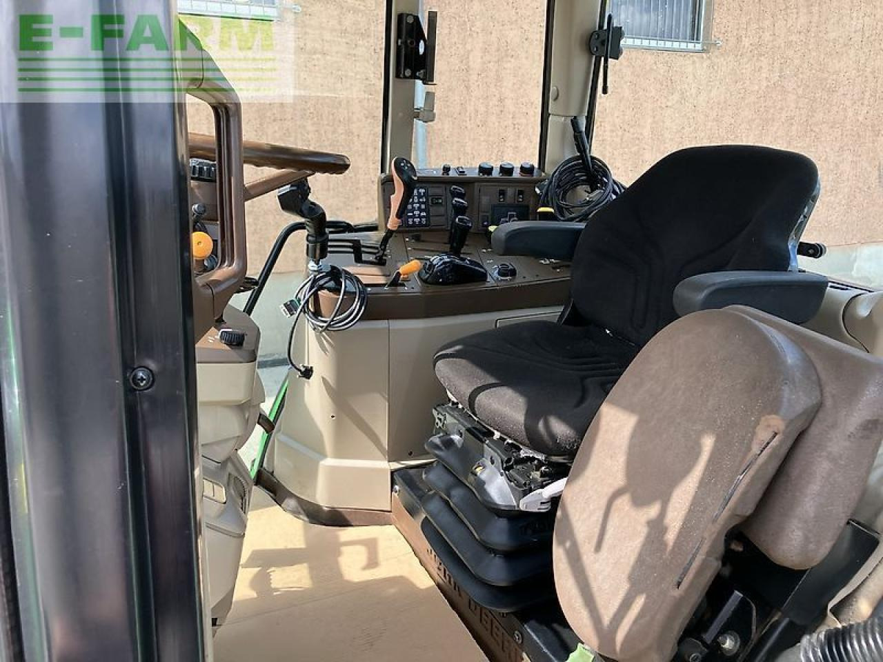 Farm tractor John Deere 6920 s *auto quad*: picture 23