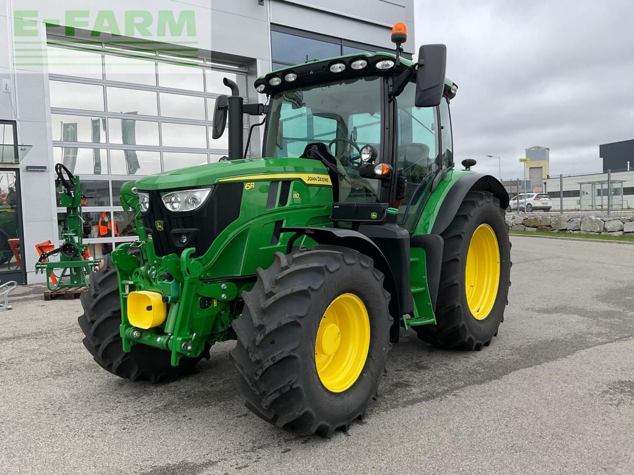 John Deere 6R 110 - Farm tractor: picture 1 John Deere 6R 110 - Farm tractor: picture 1