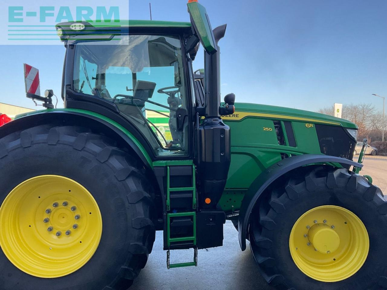 John Deere 6R 250 - Farm tractor: picture 5 John Deere 6R 250 - Farm tractor: picture 5