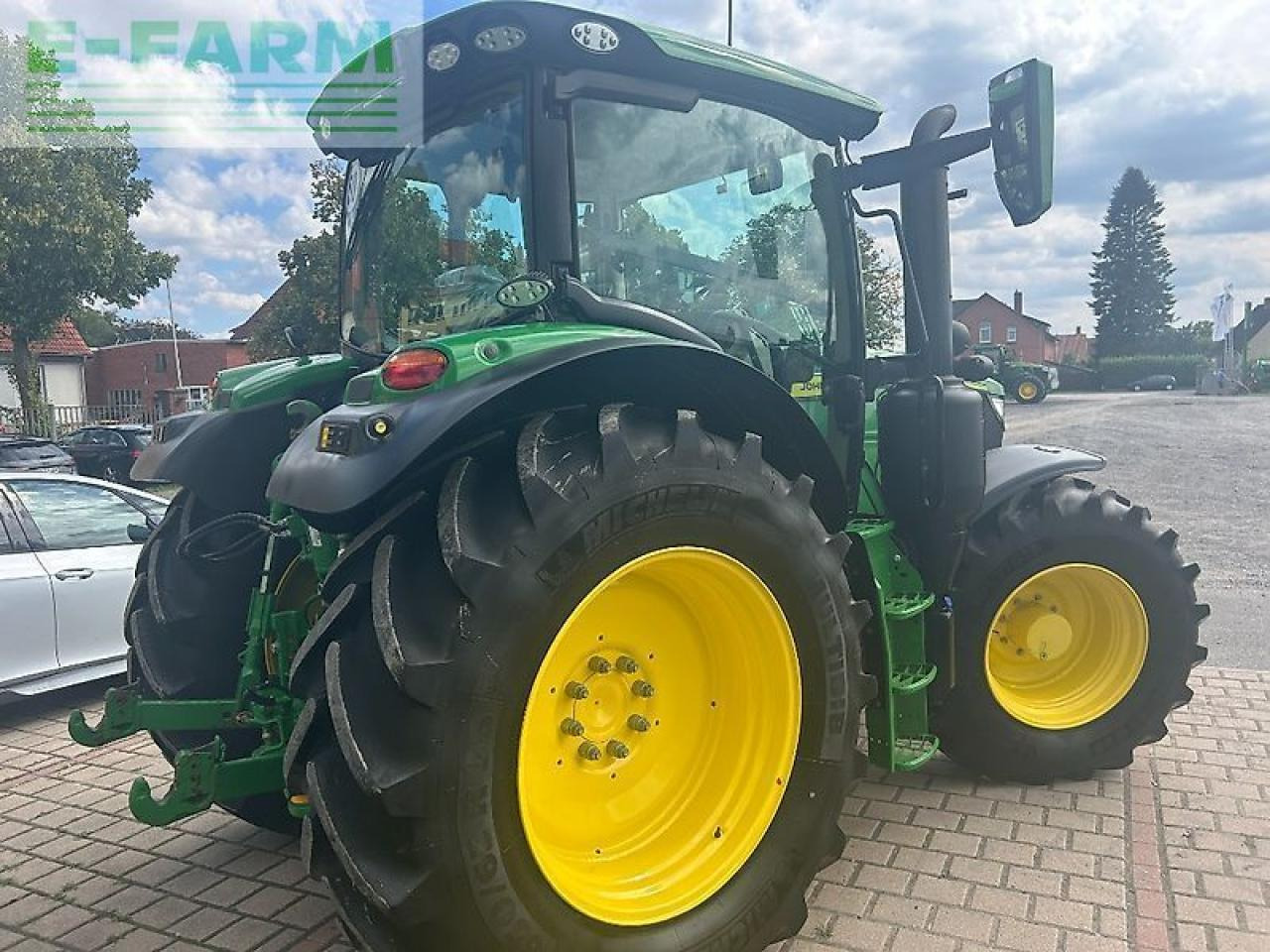 John Deere 6r 150 - Farm tractor: picture 4 John Deere 6r 150 - Farm tractor: picture 4