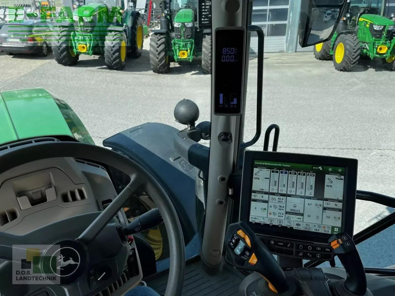 Farm tractor John Deere 6r 185: picture 8