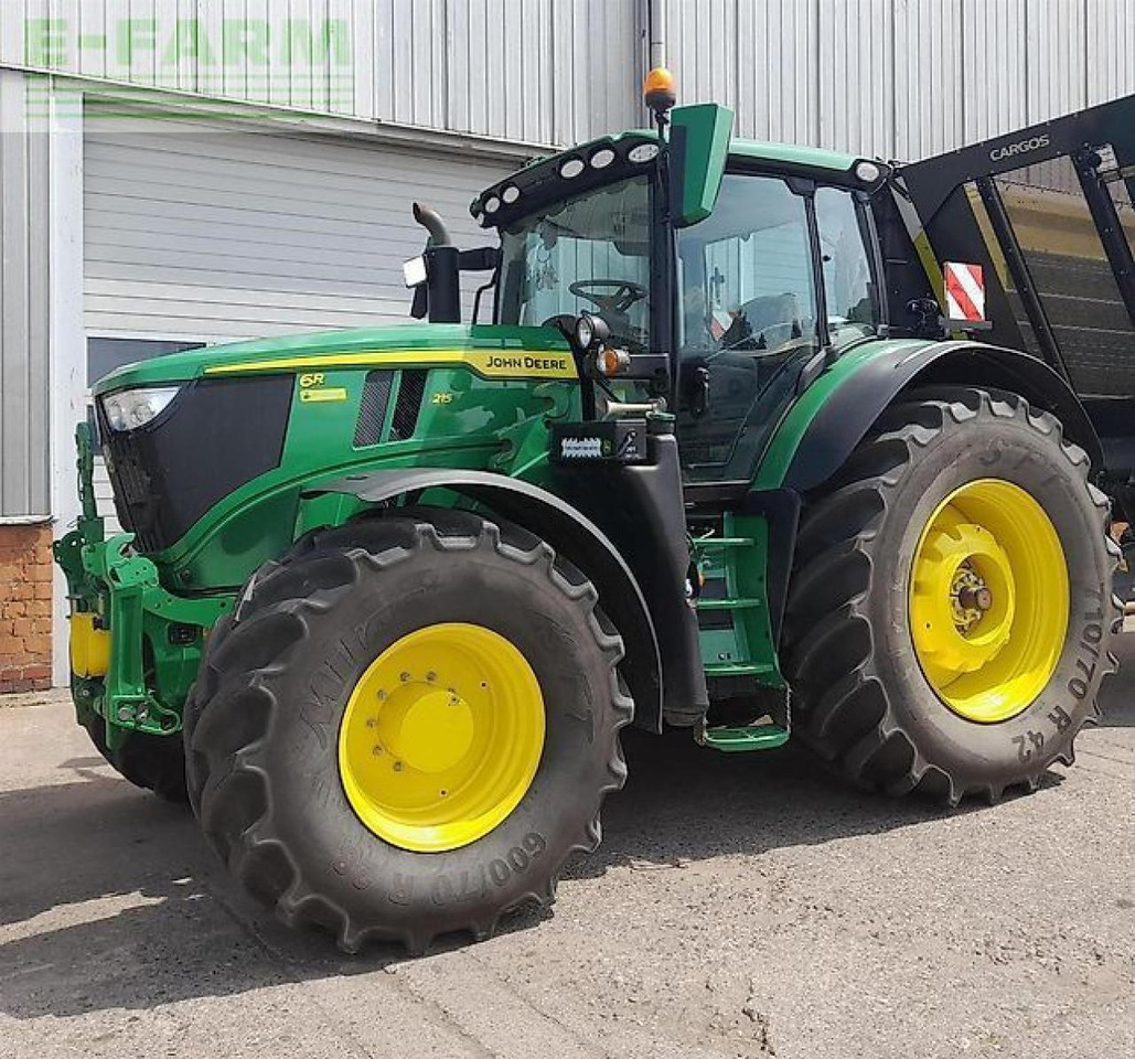 John Deere 6r 215 - Farm tractor: picture 1 John Deere 6r 215 - Farm tractor: picture 1