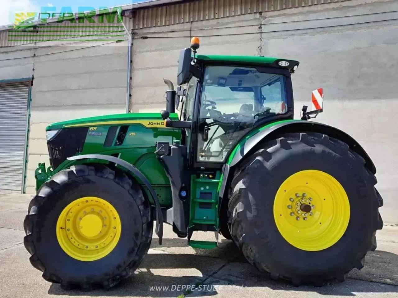 John Deere 6r 215 - Farm tractor: picture 3 John Deere 6r 215 - Farm tractor: picture 3