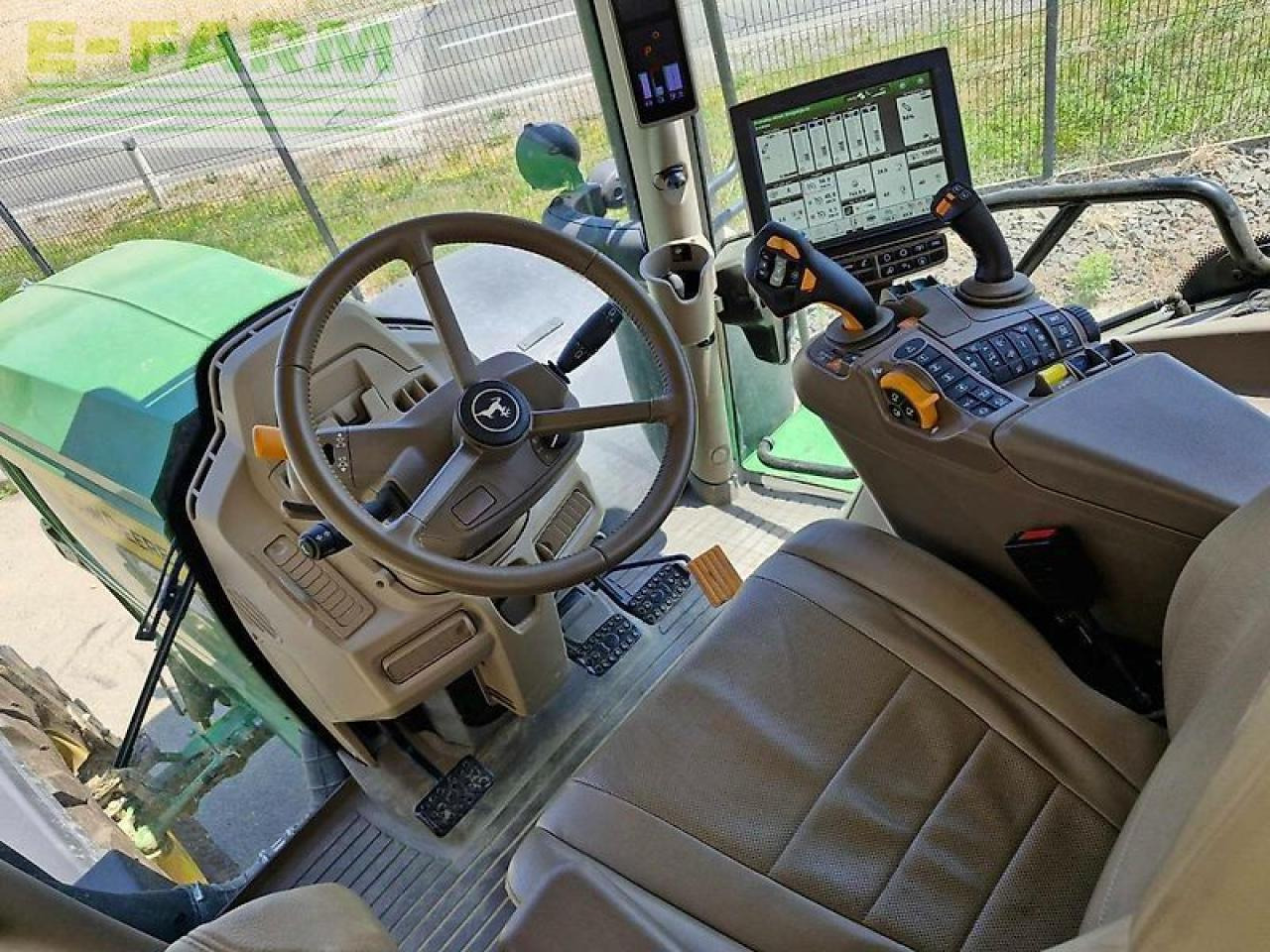 Farm tractor John Deere 6r 250: picture 12