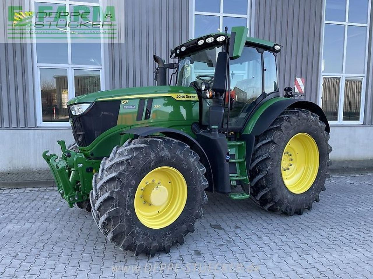 John Deere 6r 250 - Farm tractor: picture 1 John Deere 6r 250 - Farm tractor: picture 1