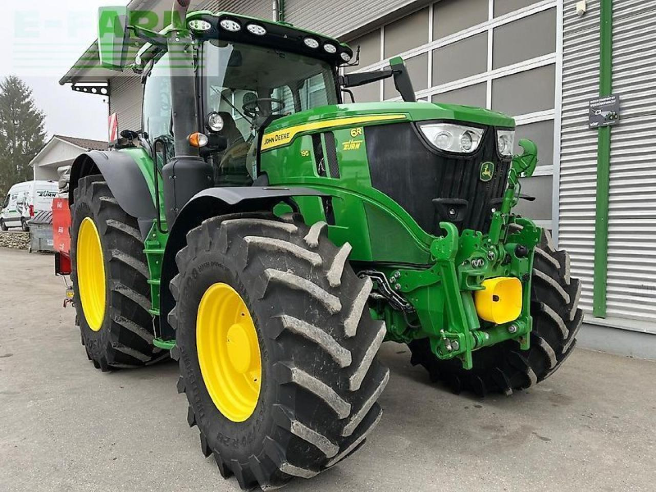 John Deere 6r195 - Farm tractor: picture 2 John Deere 6r195 - Farm tractor: picture 2