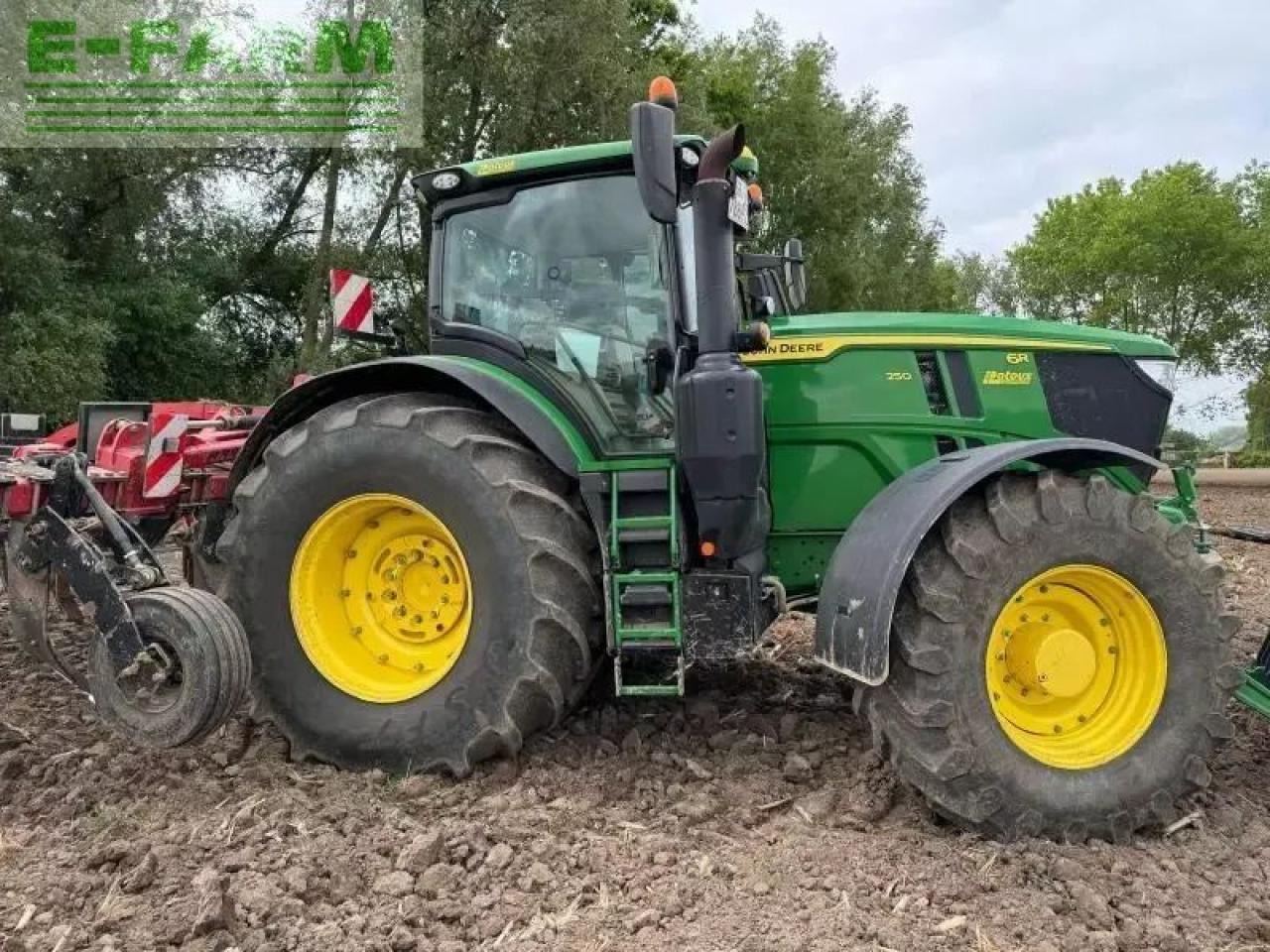 John Deere 6r250 - Farm tractor: picture 1 John Deere 6r250 - Farm tractor: picture 1