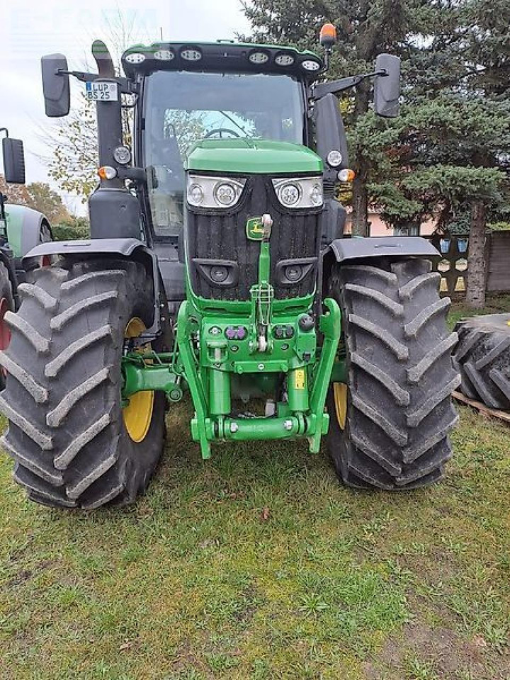John Deere 6r250 - Farm tractor: picture 2 John Deere 6r250 - Farm tractor: picture 2