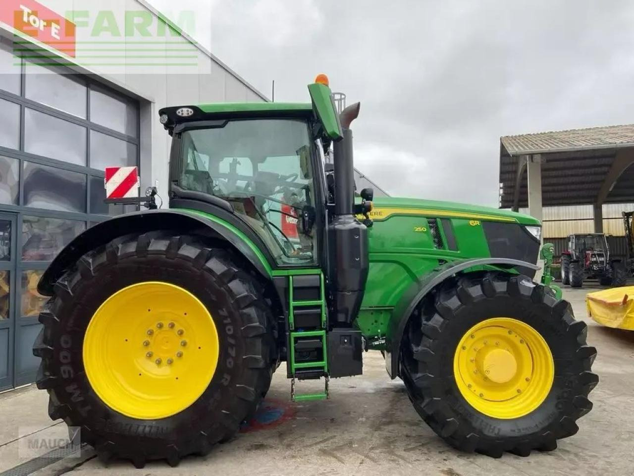 John Deere 6r250 autopowr - Farm tractor: picture 4 John Deere 6r250 autopowr - Farm tractor: picture 4