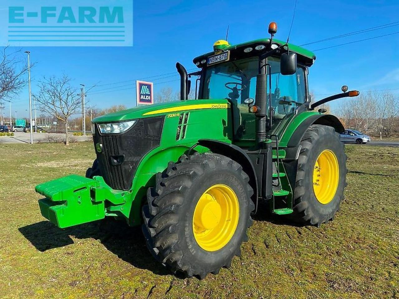 John Deere 7230r - Farm tractor: picture 1 John Deere 7230r - Farm tractor: picture 1