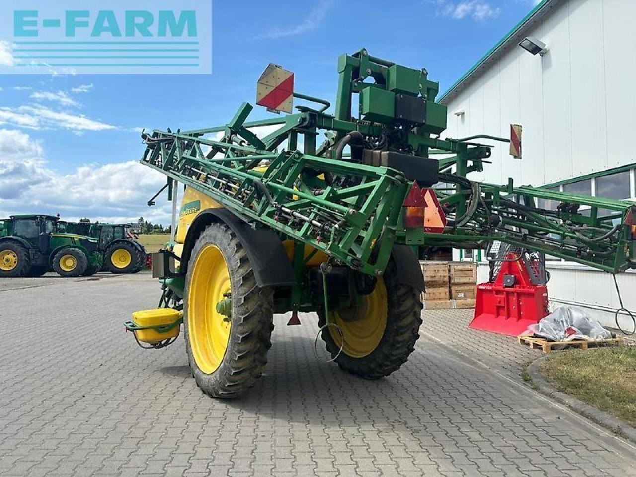 John Deere 740i - Trailed sprayer: picture 4 John Deere 740i - Trailed sprayer: picture 4