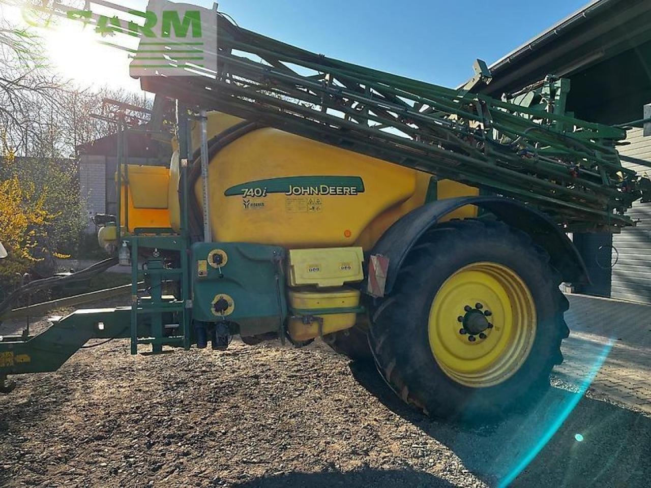 John Deere 740i - Trailed sprayer: picture 1 John Deere 740i - Trailed sprayer: picture 1