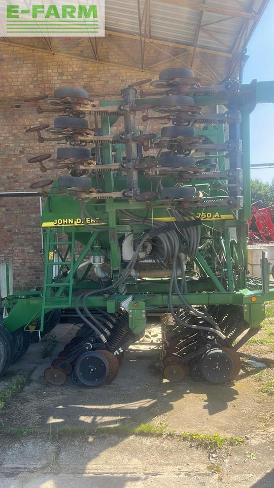 John Deere 750 A - Precision sowing machine: picture 3 John Deere 750 A - Precision sowing machine: picture 3