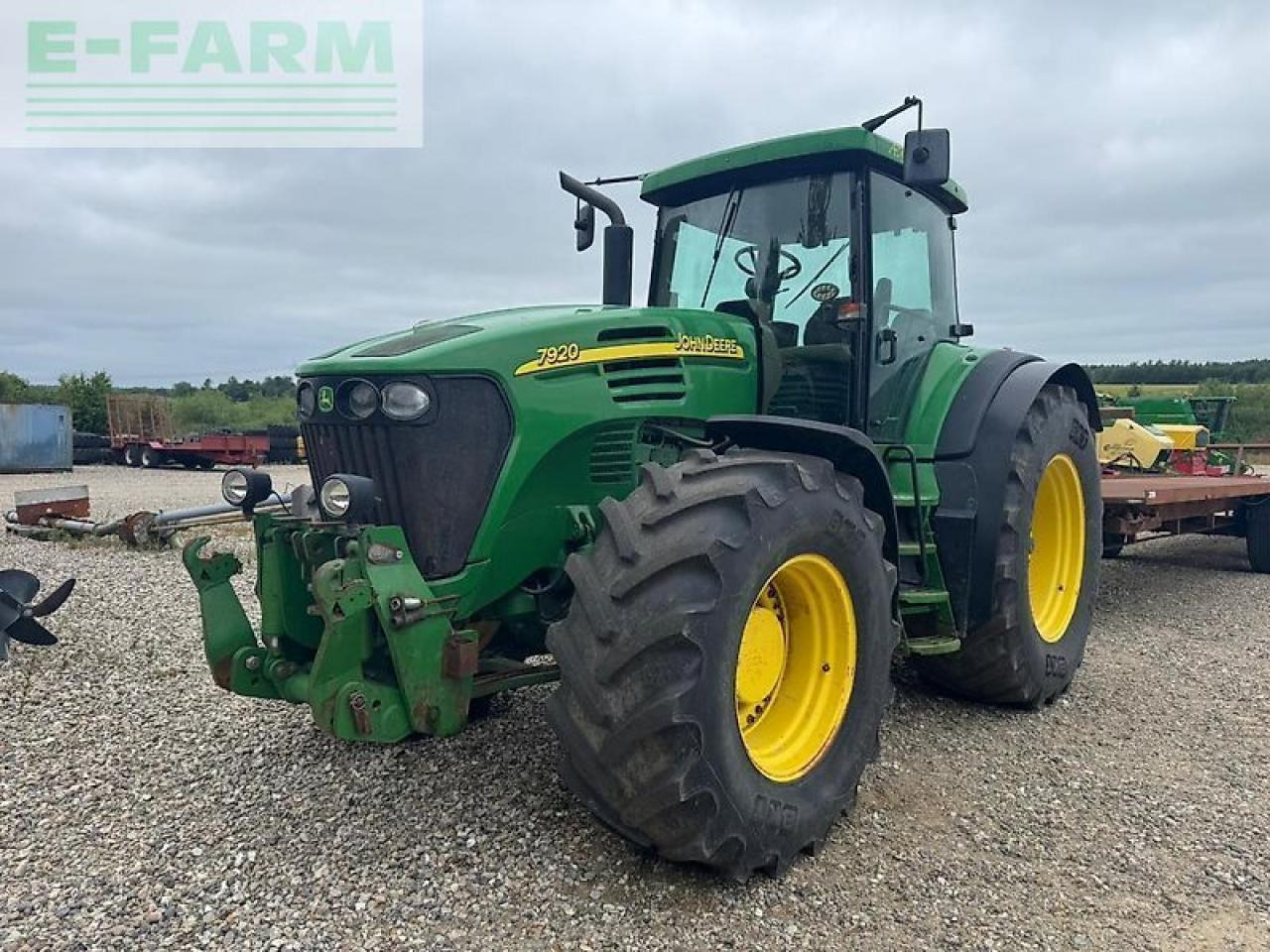 John Deere 7920 - Farm tractor: picture 1 John Deere 7920 - Farm tractor: picture 1