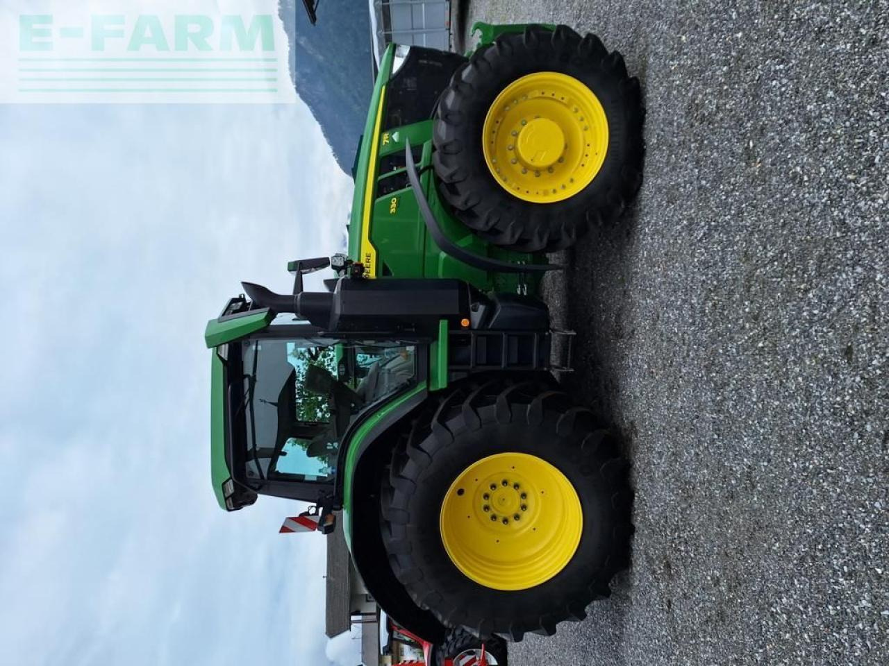 John Deere 7R 330 - Farm tractor: picture 5 John Deere 7R 330 - Farm tractor: picture 5