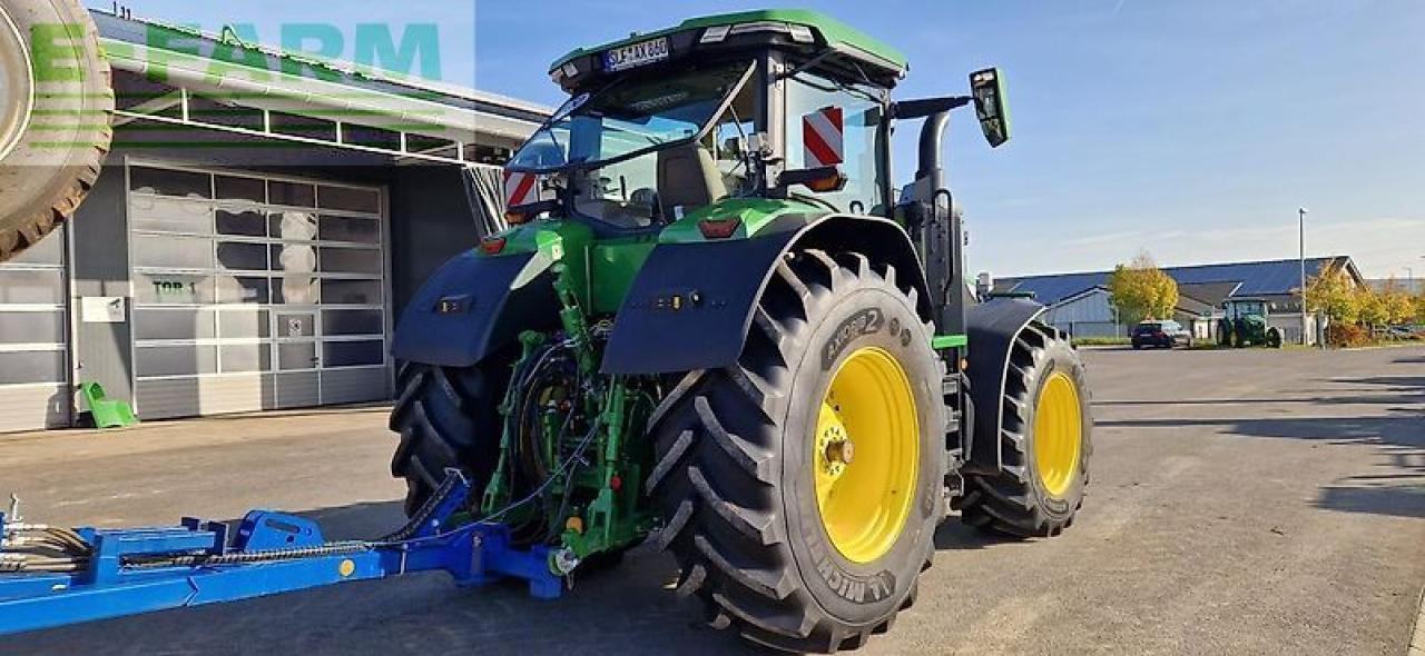 John Deere 7r 330 - Farm tractor: picture 3 John Deere 7r 330 - Farm tractor: picture 3