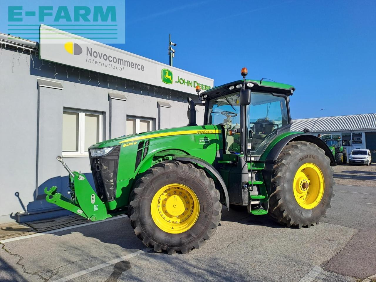 John Deere 8295R - Farm tractor: picture 1 John Deere 8295R - Farm tractor: picture 1