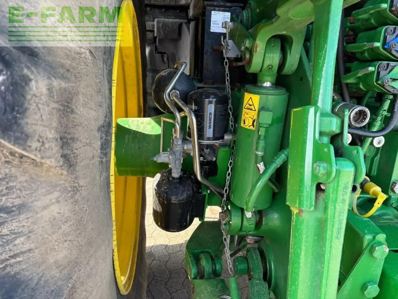 John Deere 8320r - Farm tractor: picture 4 John Deere 8320r - Farm tractor: picture 4