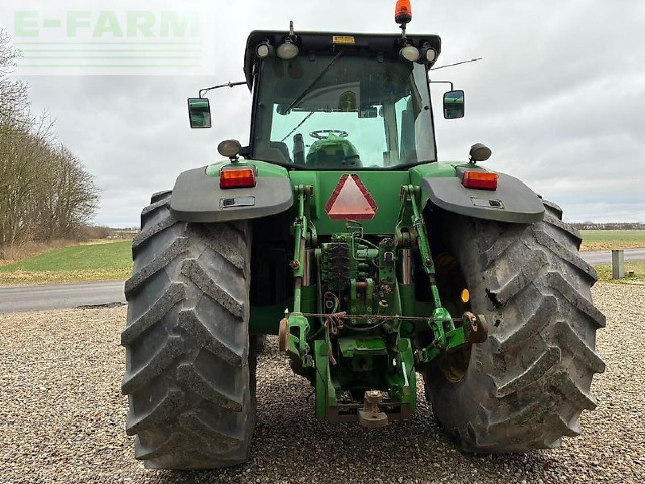 John Deere 8330 - Farm tractor: picture 5 John Deere 8330 - Farm tractor: picture 5