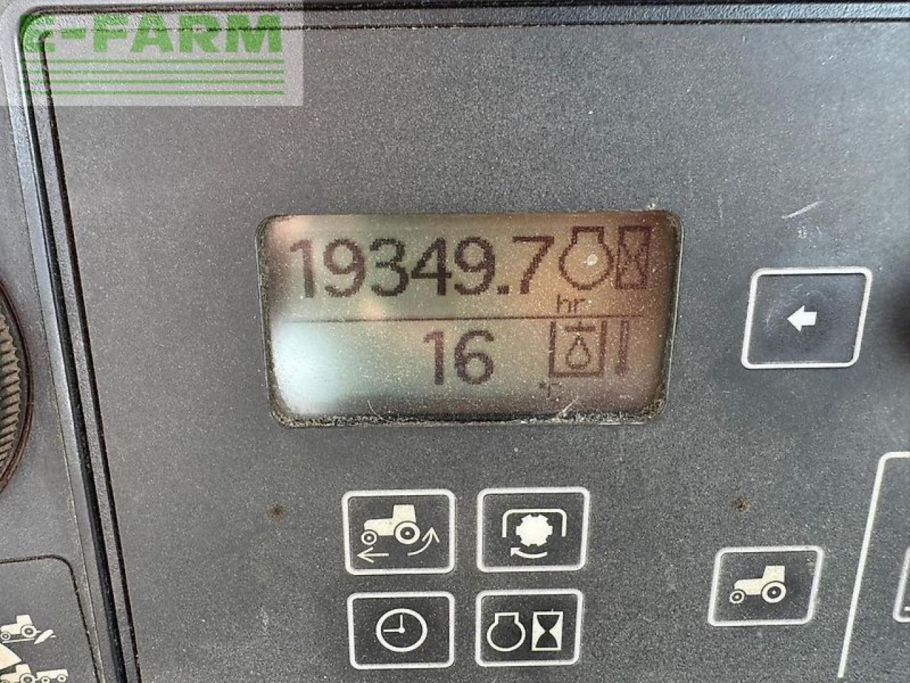 John Deere 8330 - Farm tractor: picture 3 John Deere 8330 - Farm tractor: picture 3