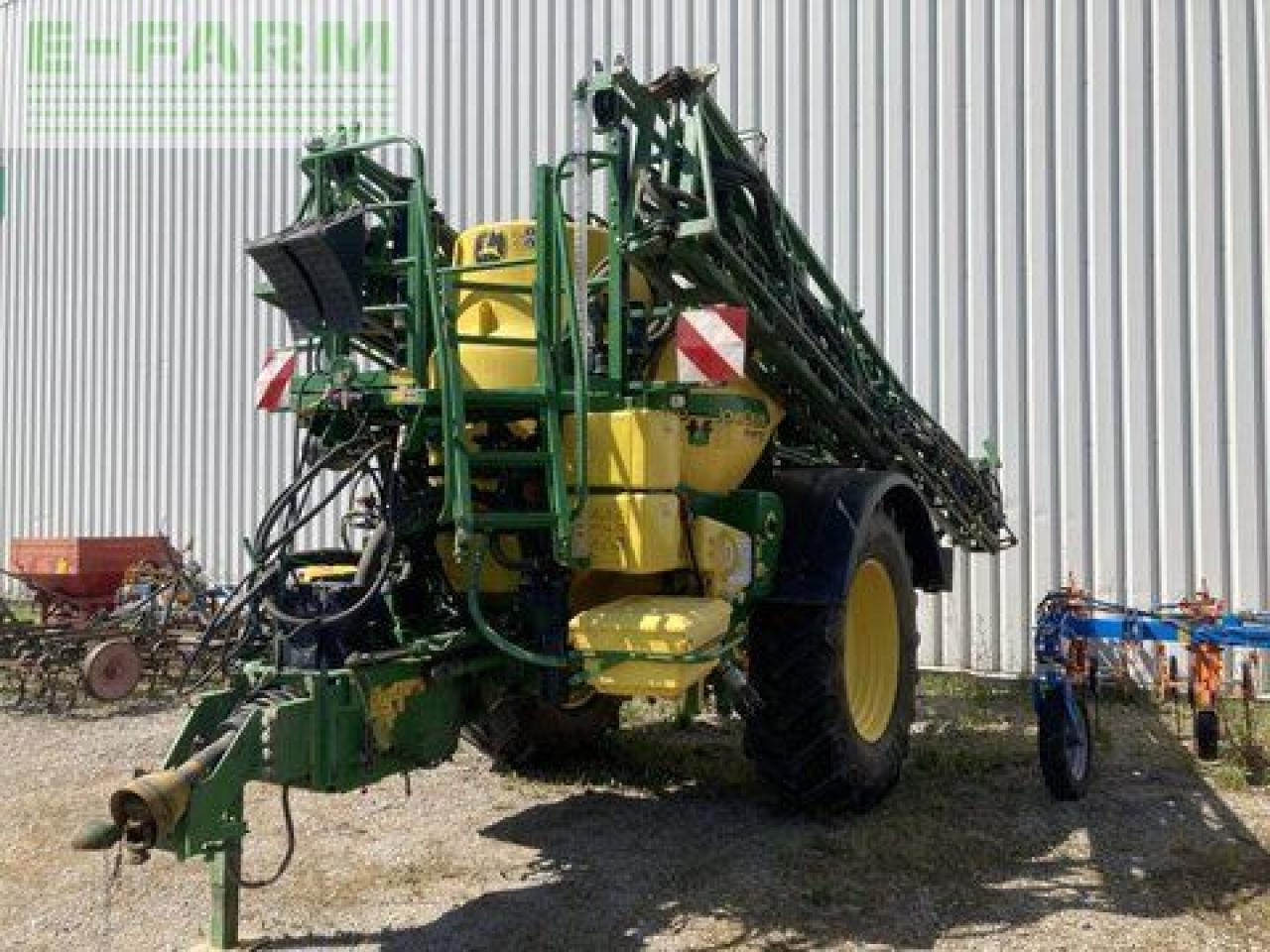 John Deere 840 tf - Trailed sprayer: picture 2 John Deere 840 tf - Trailed sprayer: picture 2