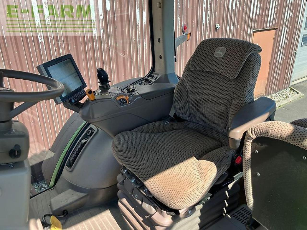 John Deere 8400r - Farm tractor: picture 4 John Deere 8400r - Farm tractor: picture 4