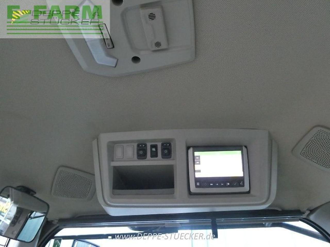 Farm tractor John Deere 8r 410: picture 26