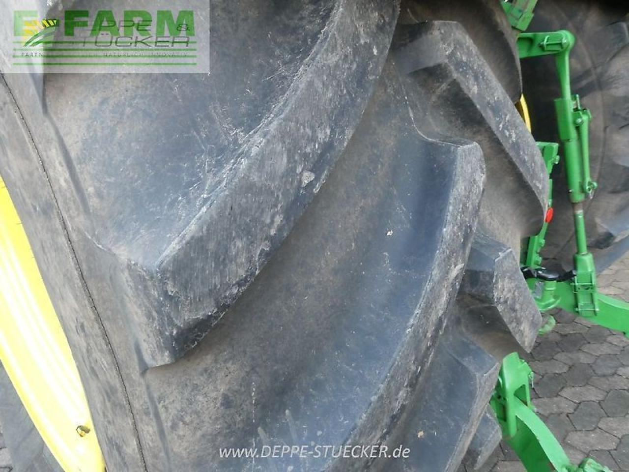 Farm tractor John Deere 8r 410: picture 31