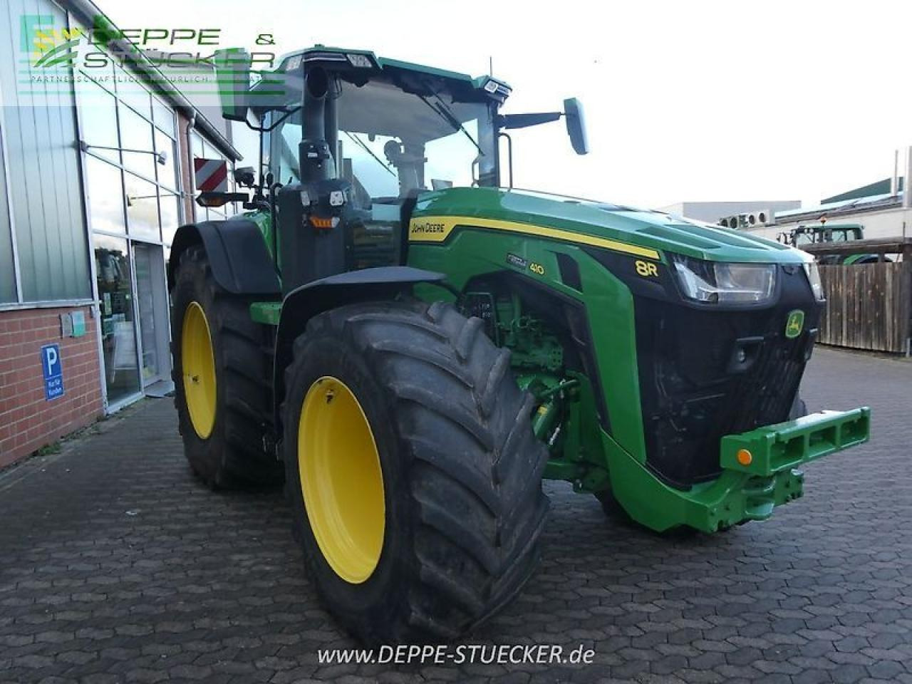 Farm tractor John Deere 8r 410: picture 10