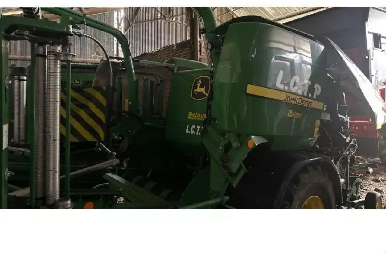John Deere c441r - Square baler: picture 2 John Deere c441r - Square baler: picture 2
