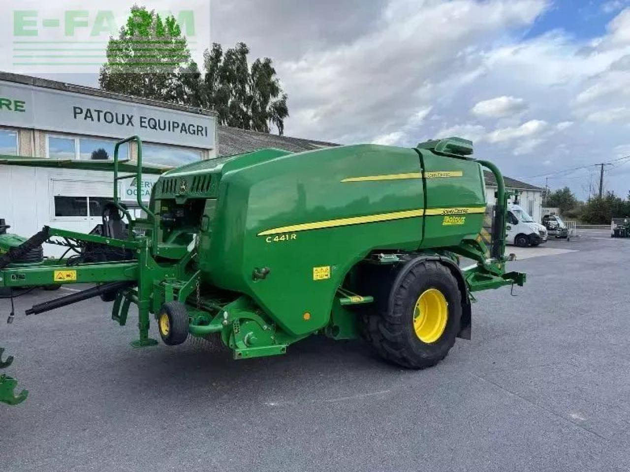 John Deere c441r - Square baler: picture 1 John Deere c441r - Square baler: picture 1