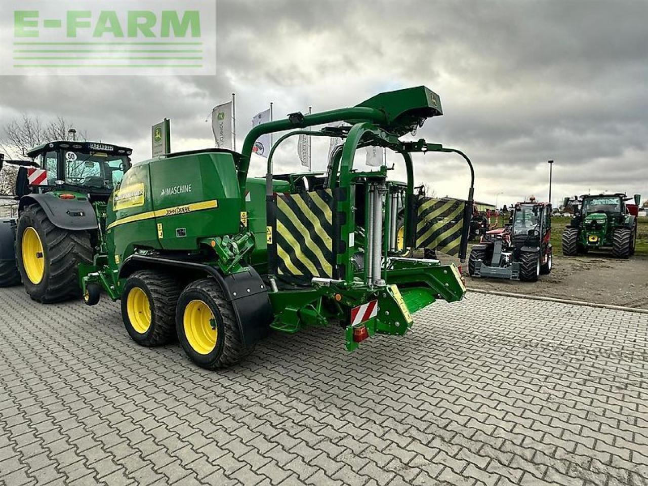 John Deere c441r - Square baler: picture 4 John Deere c441r - Square baler: picture 4