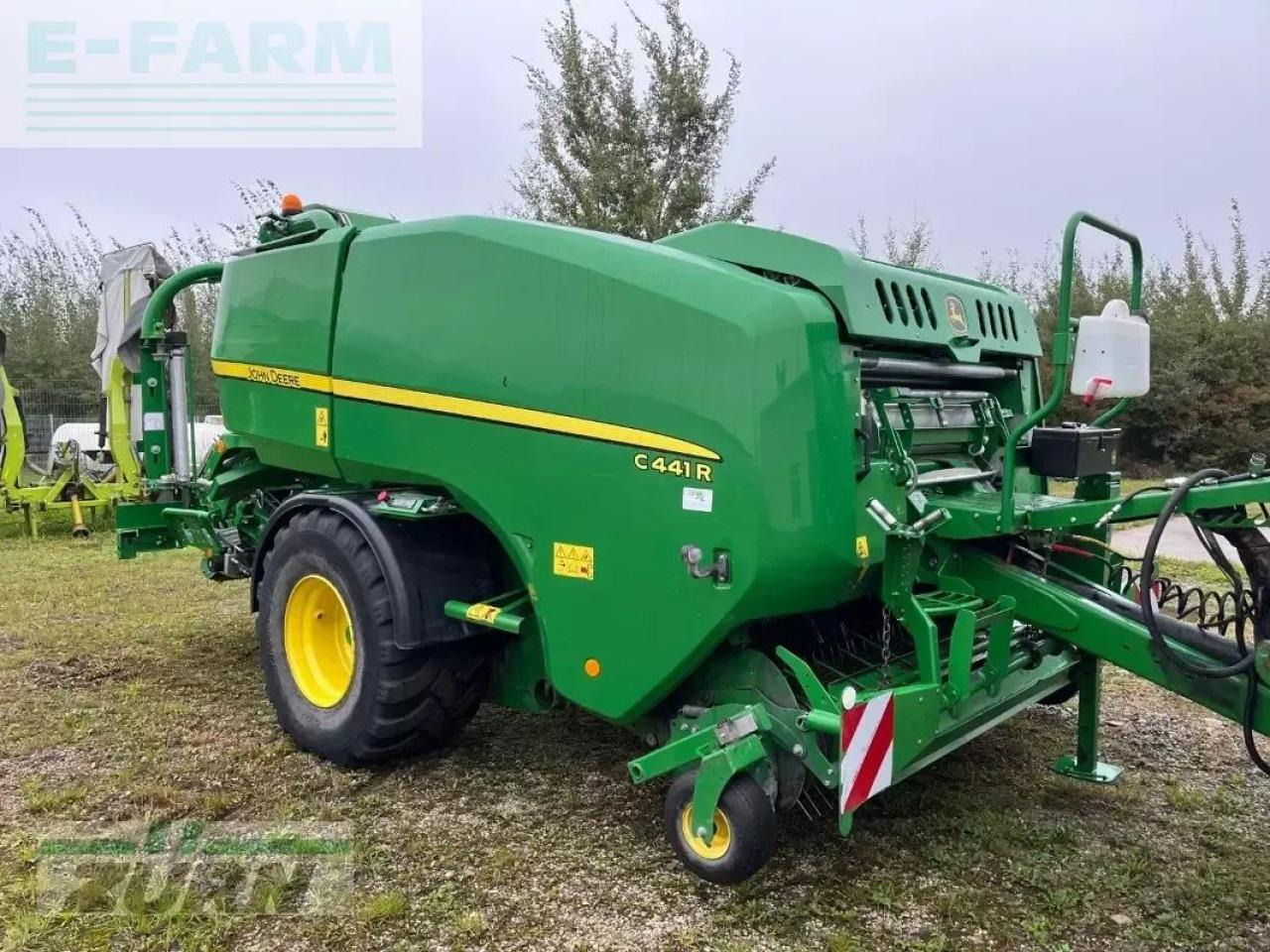 John Deere c441r mit mantelfolienbindung - Square baler: picture 4 John Deere c441r mit mantelfolienbindung - Square baler: picture 4