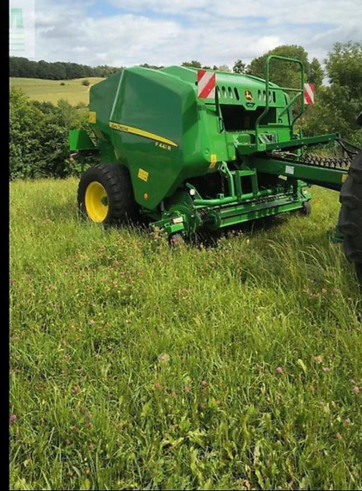 John Deere f 441 r - Square baler: picture 2 John Deere f 441 r - Square baler: picture 2