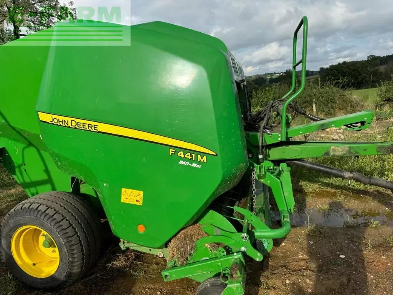John Deere f441m - Square baler: picture 2 John Deere f441m - Square baler: picture 2