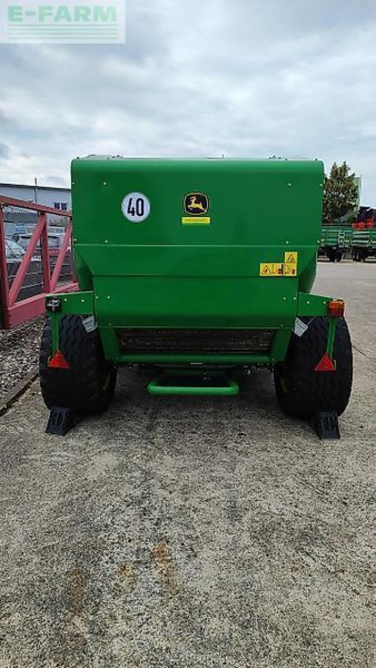John Deere f441r - Square baler: picture 3 John Deere f441r - Square baler: picture 3