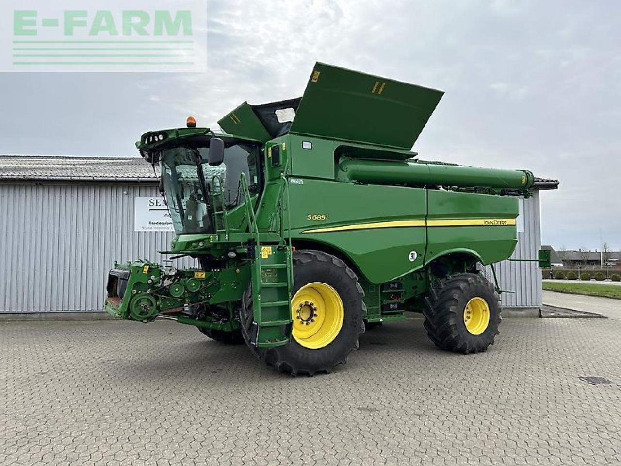 John Deere s685i - Combine harvester: picture 1 John Deere s685i - Combine harvester: picture 1