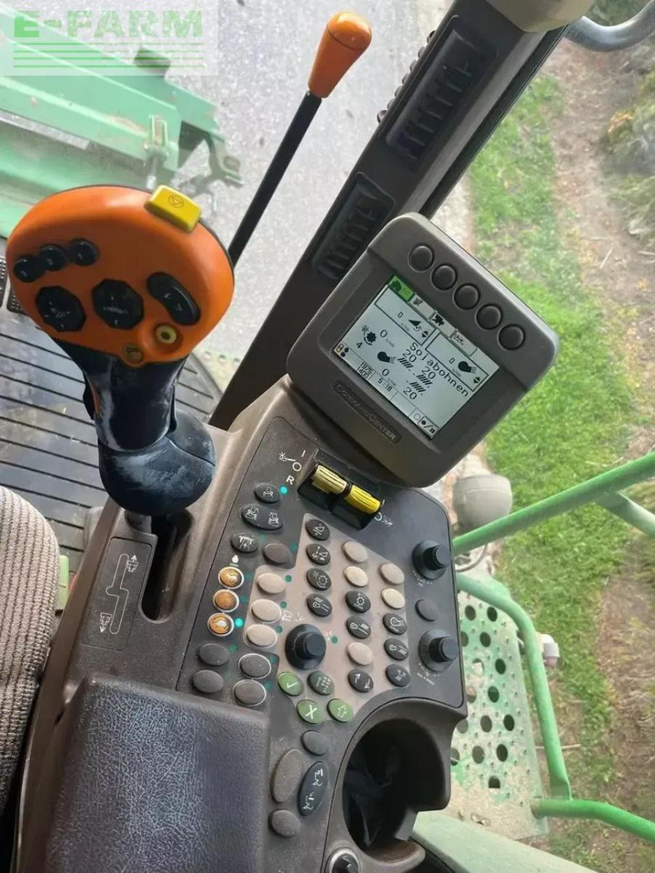 John Deere t560 - Combine harvester: picture 2 John Deere t560 - Combine harvester: picture 2