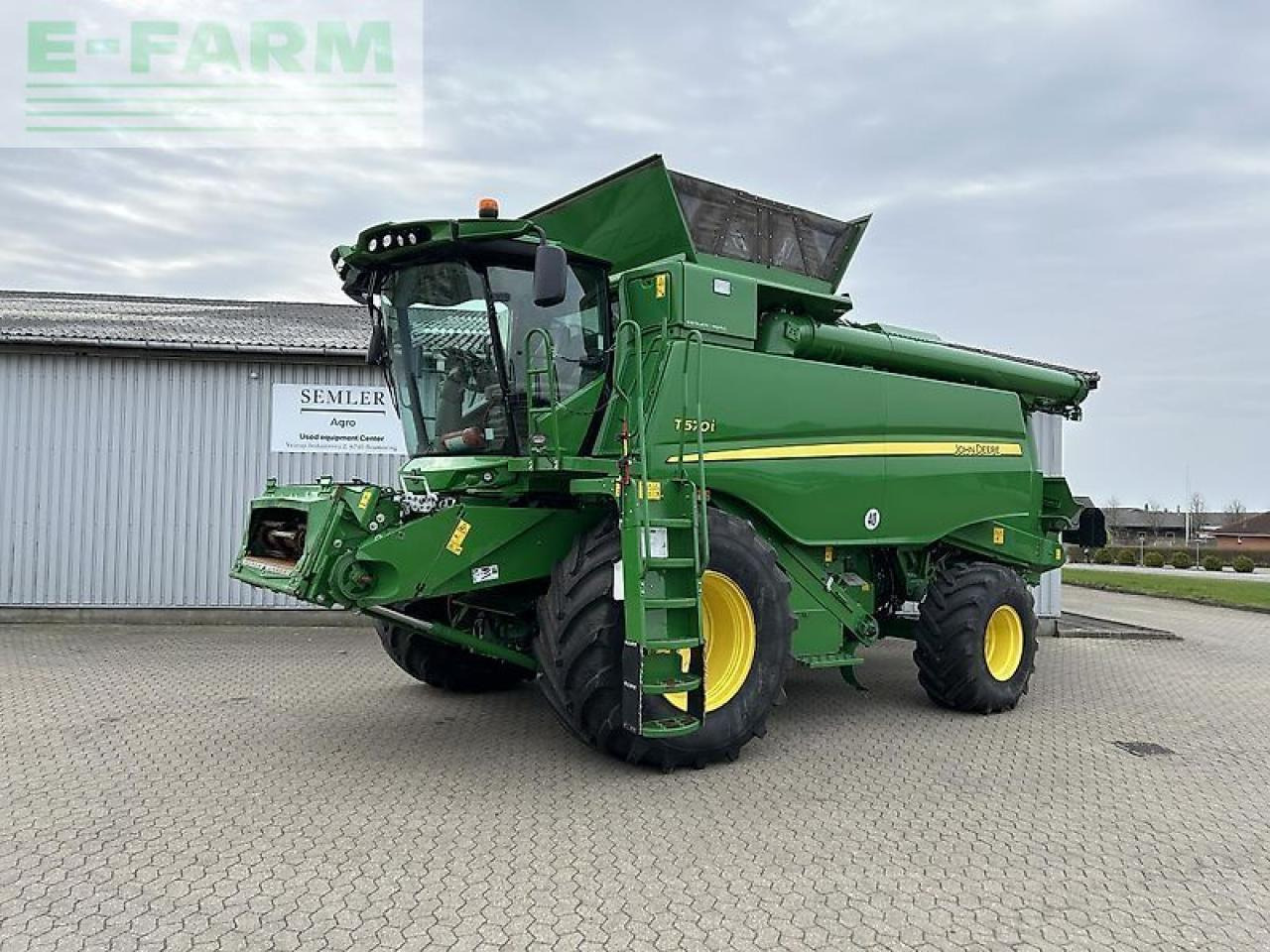 John Deere t670i - Combine harvester: picture 1 John Deere t670i - Combine harvester: picture 1