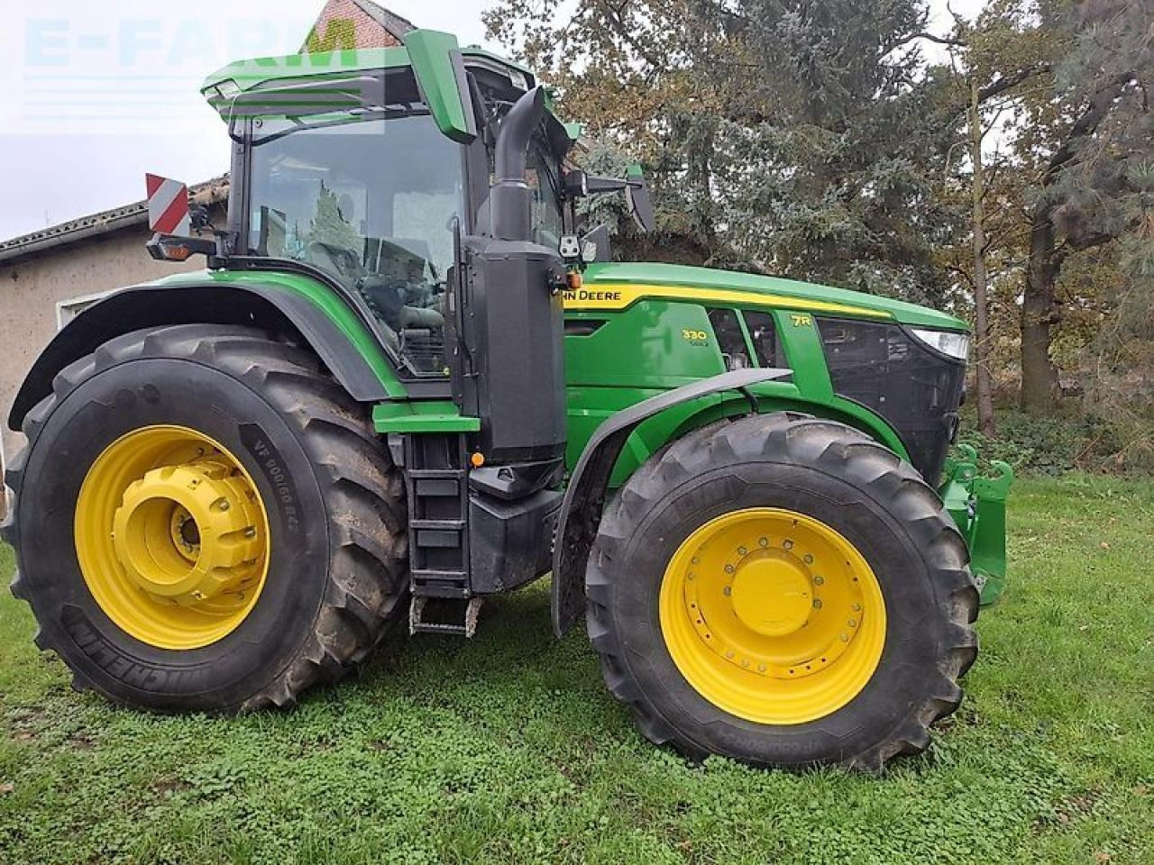 John Deere traktor 7r330 - Forage harvester attachment: picture 1 John Deere traktor 7r330 - Forage harvester attachment: picture 1