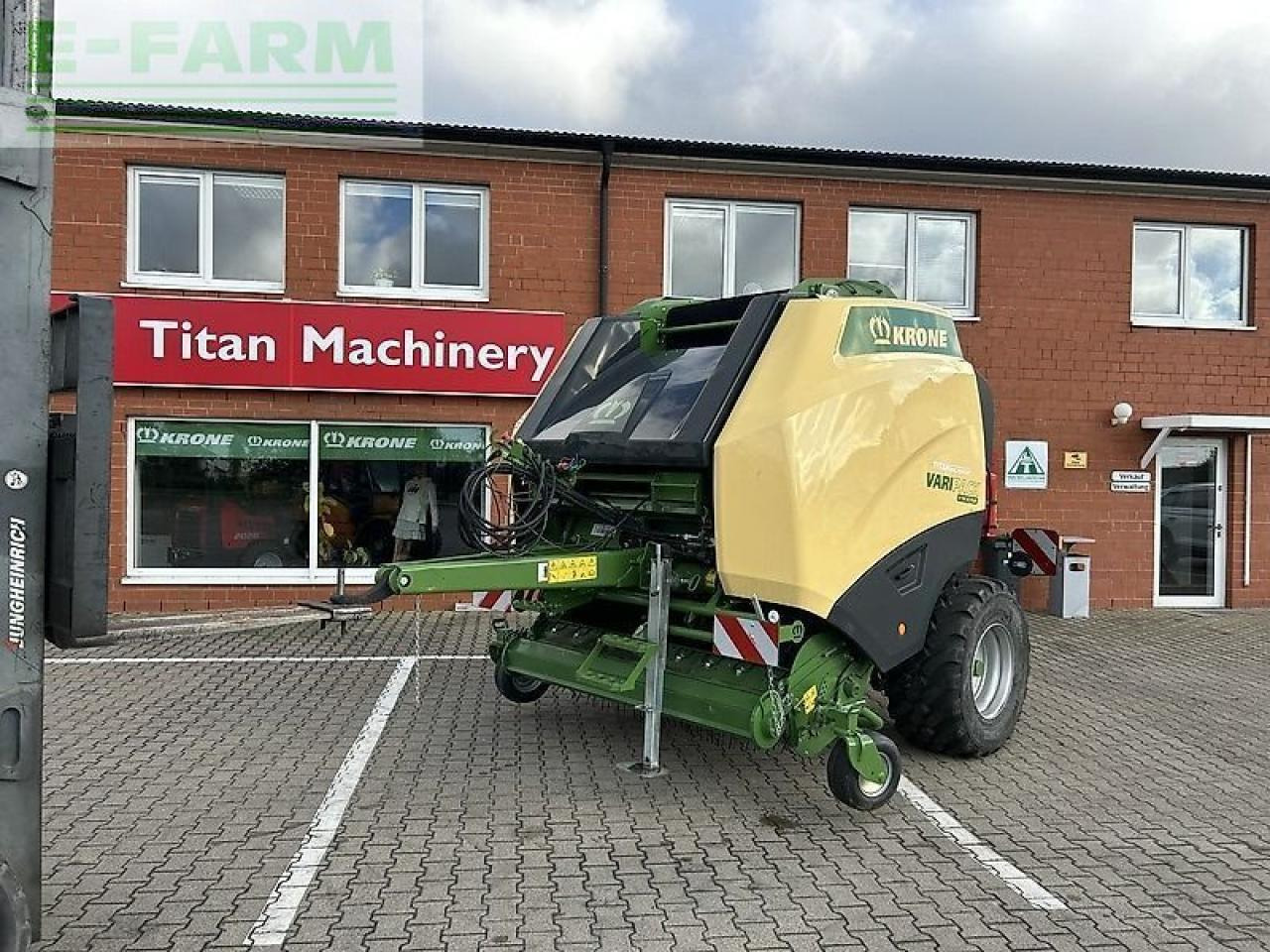 Krone varipack v 190 xc plus - Square baler: picture 1 Krone varipack v 190 xc plus - Square baler: picture 1