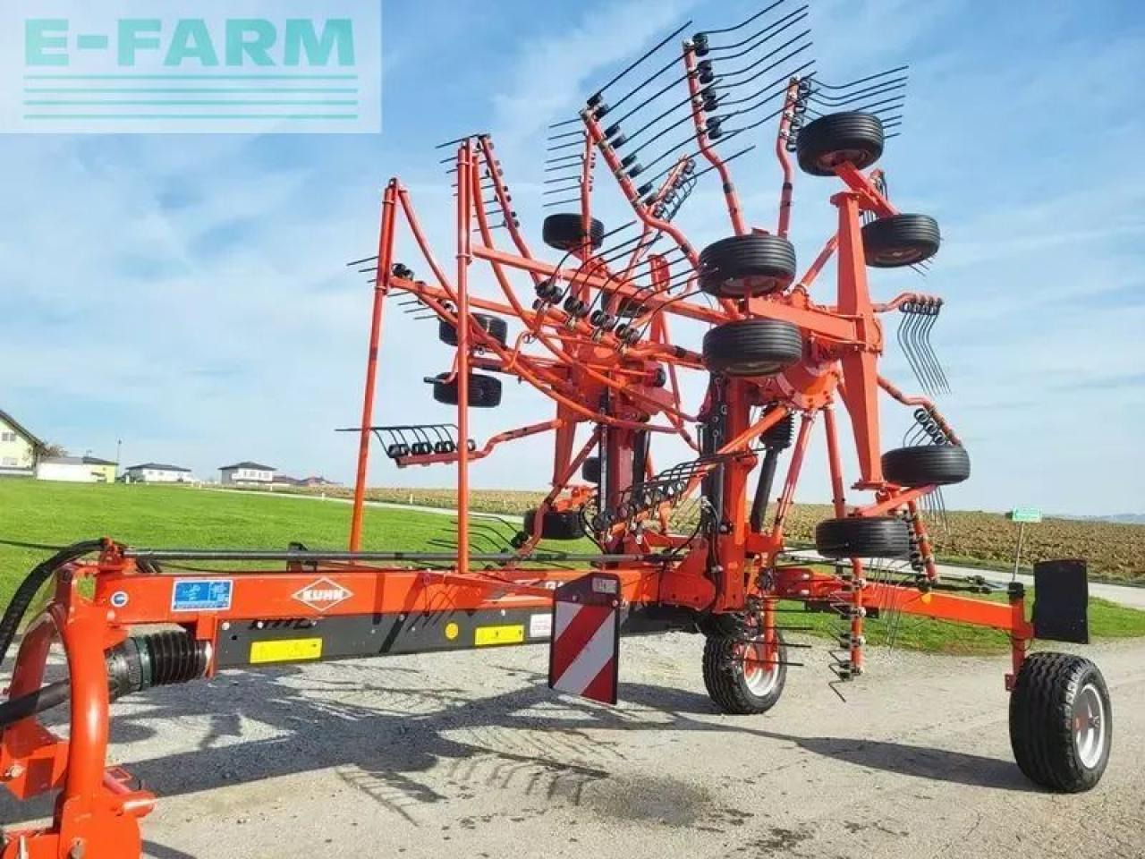 Kuhn ga7501+ 2-kreisel-mittelschwader - Tedder/ Rake: picture 1 Kuhn ga7501+ 2-kreisel-mittelschwader - Tedder/ Rake: picture 1