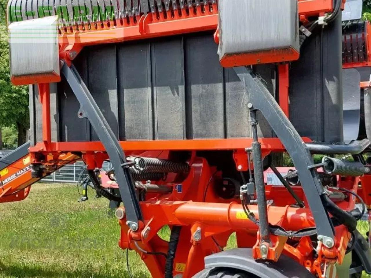 Kuhn merge maxx 760 - Tedder/ Rake: picture 3 Kuhn merge maxx 760 - Tedder/ Rake: picture 3