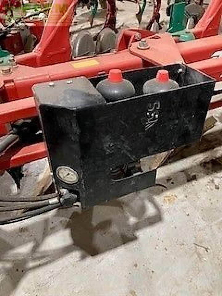 Kverneland kk 2500b i plough isobus met vorenpakker - Plow: picture 5 Kverneland kk 2500b i plough isobus met vorenpakker - Plow: picture 5