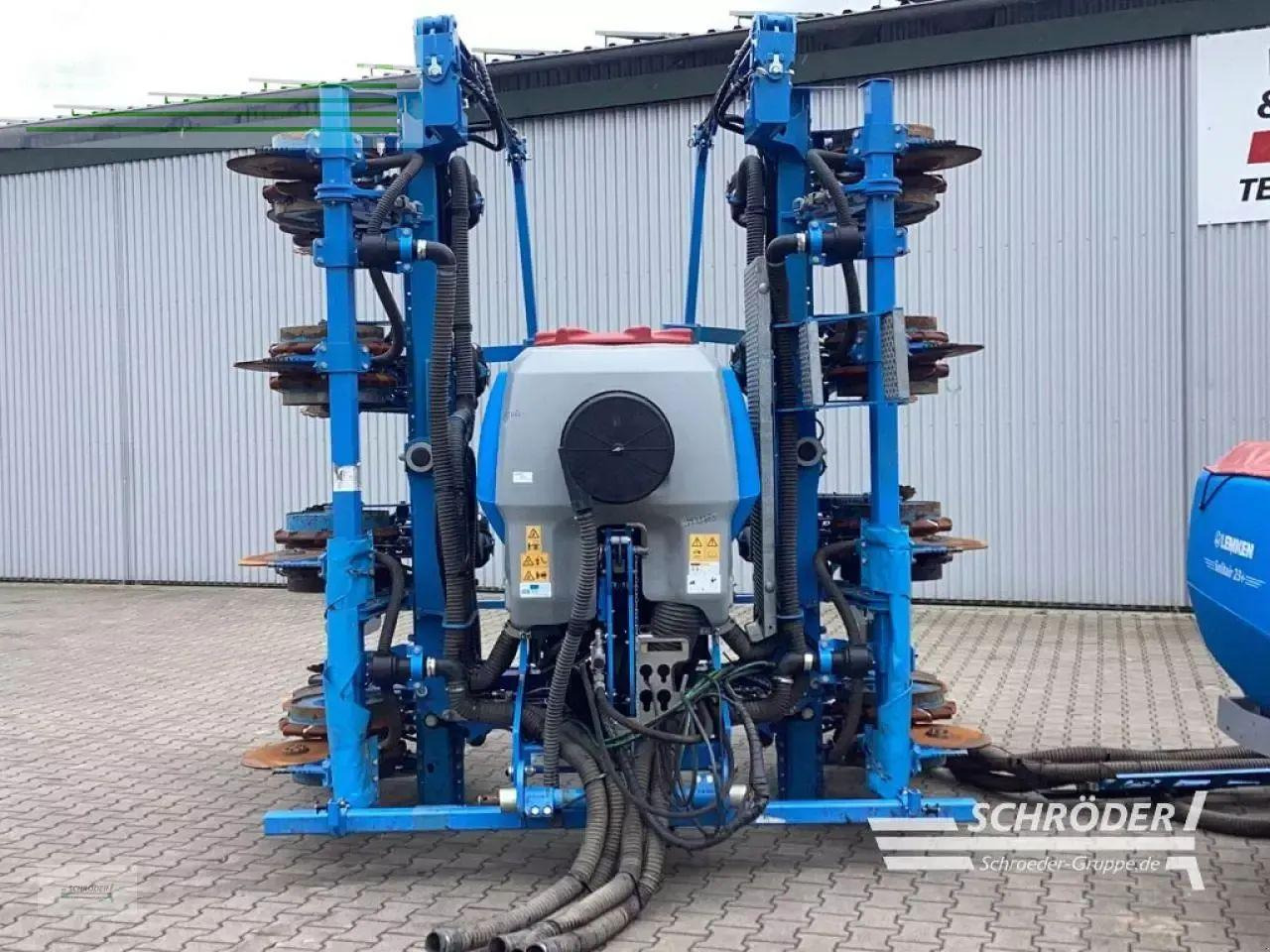 Lemken azurit 10 k 8 / solitair 23+/1900 - Seed drill: picture 4 Lemken azurit 10 k 8 / solitair 23+/1900 - Seed drill: picture 4
