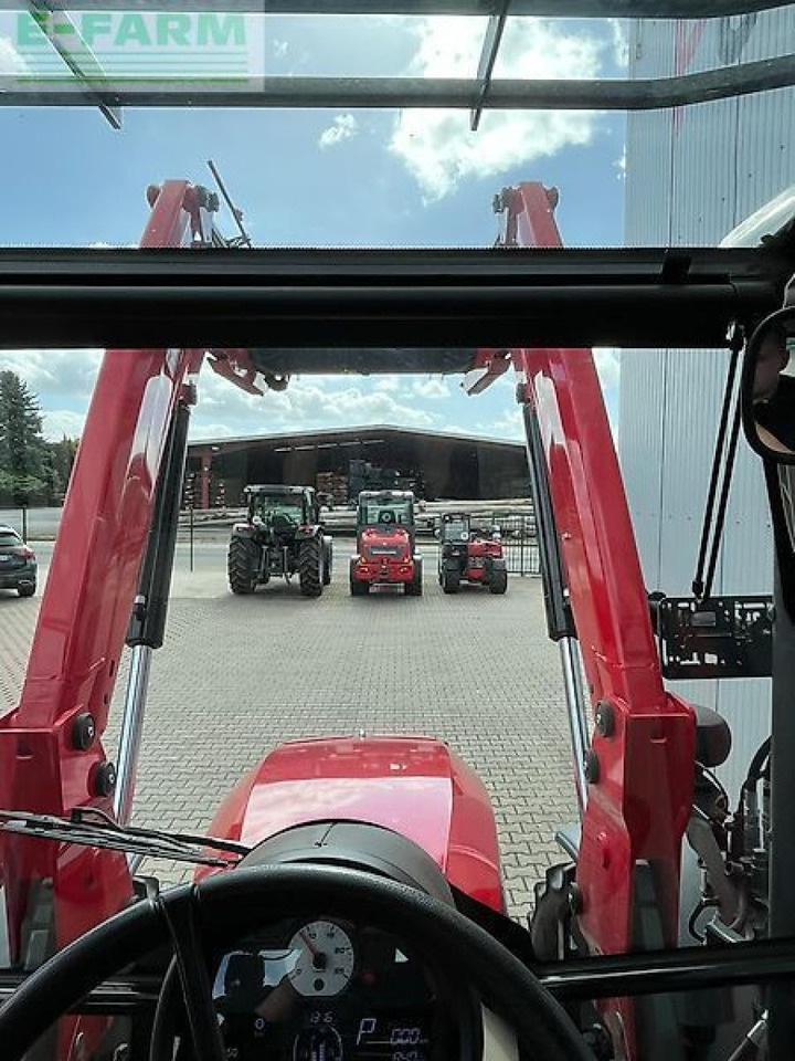 Massey Ferguson 5711m - Farm tractor: picture 5 Massey Ferguson 5711m - Farm tractor: picture 5